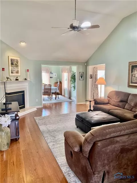 4318 Waterbend Dr, Maumee, OH 43537 photo 9