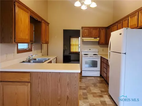 1365 Pinehurst Dr, Defiance, OH 43512 photo 10