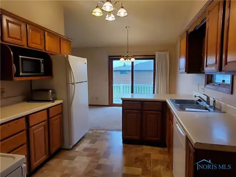 1365 Pinehurst Dr, Defiance, OH 43512 photo 11