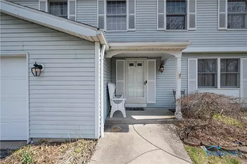 3912 Farmbrook Dr, Sylvania, OH 43560 photo 2