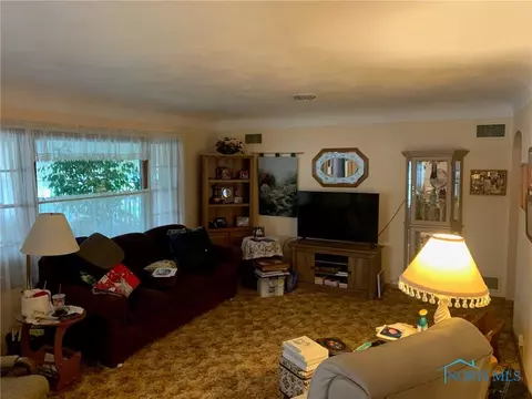 730 E Mulberry St, Bryan, OH 43506 photo 4