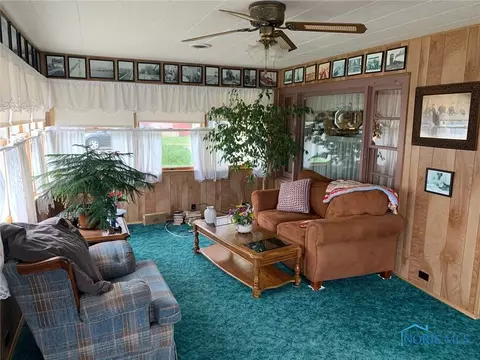 730 E Mulberry St, Bryan, OH 43506 photo 3