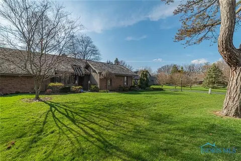 29603 Somerset Rd, Perrysburg, OH 43551