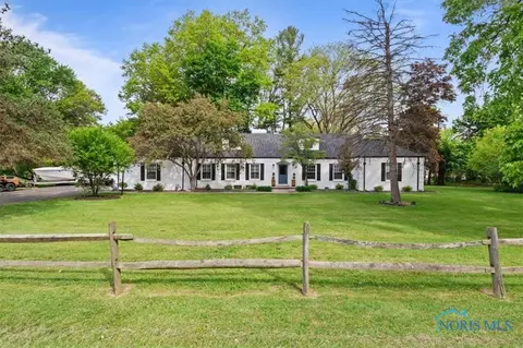 29265 E River Rd, Perrysburg, OH 43551