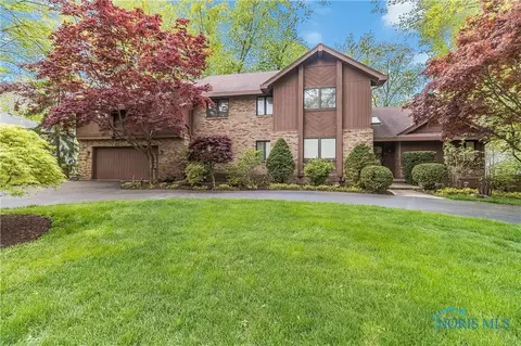 4447 Todd Dr, Sylvania, OH 43560