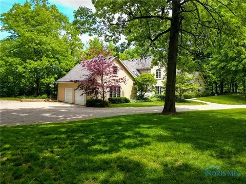 7164 Coder Rd, Maumee, OH 43537 photo 2