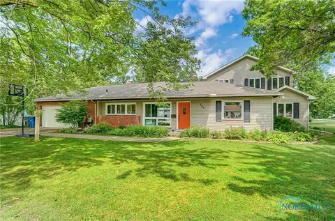 309 W South Boundary St, Perrysburg, OH 43551