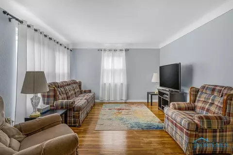 903 Independence Rd, Toledo, OH 43607 photo 6
