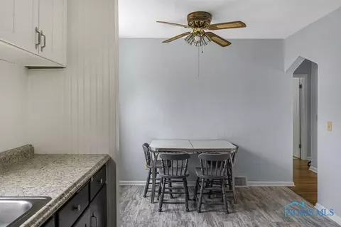 903 Independence Rd, Toledo, OH 43607 photo 15