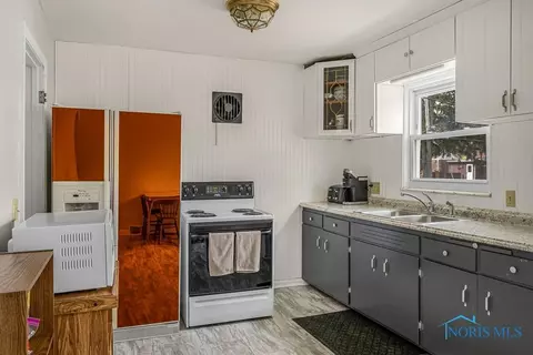 903 Independence Rd, Toledo, OH 43607 photo 10