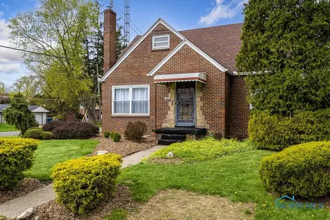 903 Independence Rd, Toledo, OH 43607 photo 3