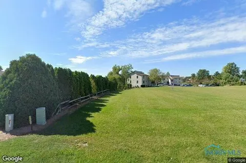 846 Deerwood Dr, Defiance, OH 43512