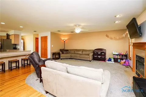 405 Basel St, Bluffton, OH 45817 photo 6