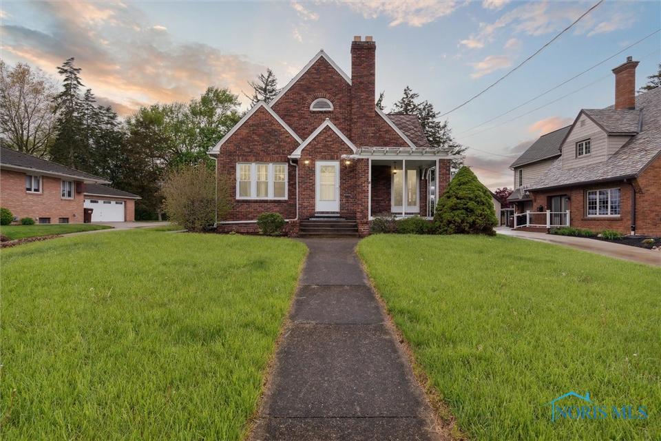 212 Sycamore St, Tiffin, OH 44883 32 Photos MLS 6100846 Movoto