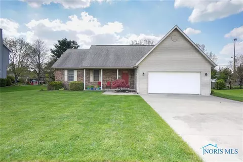 832 Sunset Dr, Findlay, OH 45840 photo 3