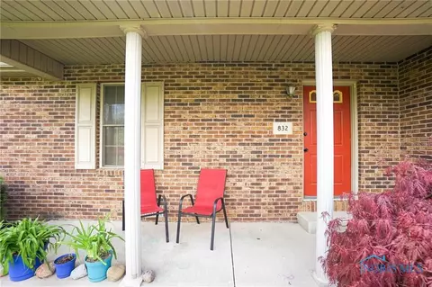 832 Sunset Dr, Findlay, OH 45840 photo 4