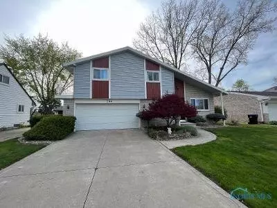 294 Wakefield Pl, Oregon, OH 43616