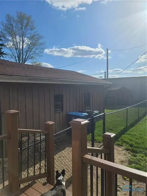 108 Laglyda Ct, Bryan, OH 43506 photo 3