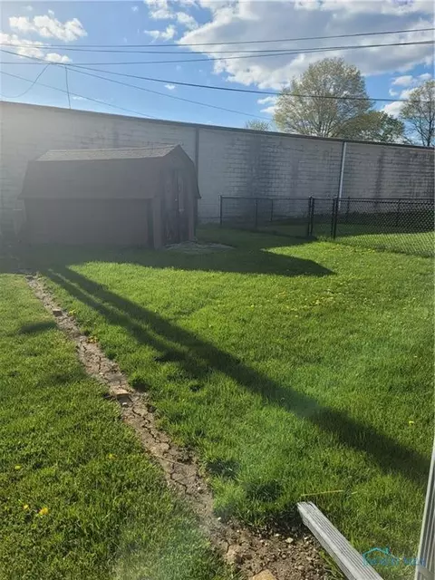 108 Laglyda Ct, Bryan, OH 43506 photo 12