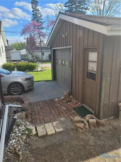 108 Laglyda Ct, Bryan, OH 43506 photo 4