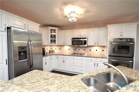 2541 Spruce Loop Rd, Sylvania, OH 43560 photo 18
