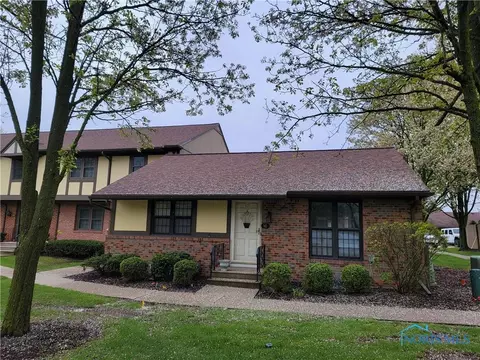 16 Knollwood Dr, Perrysburg, OH 43551