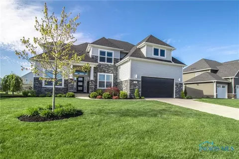 102 Taylors Mill Cir, Perrysburg, OH 43551