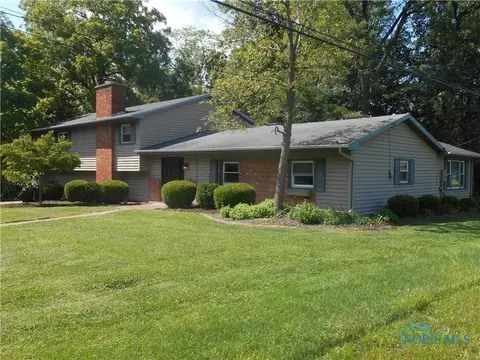 200 Johnson Cir, Defiance, OH 43512
