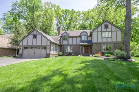 7257 Whispering Oak Dr, Sylvania, OH 43560
