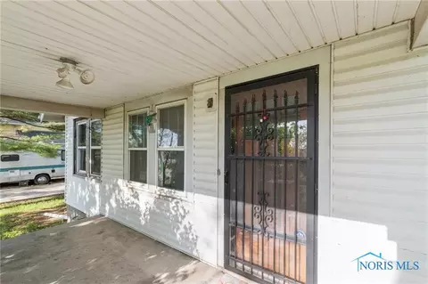 29157 E Broadway St, Walbridge, OH 43465 photo 5