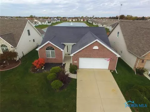10792 S Lakes Dr, Perrysburg, OH 43551