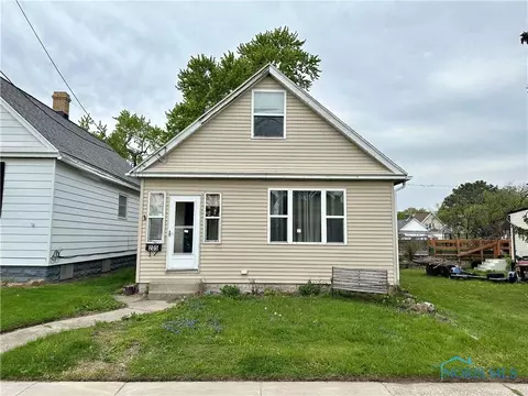 205 Bacon St, Rossford, OH 43460