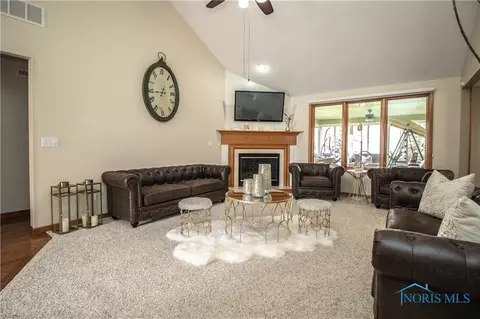 4209 Waterbend E Dr, Maumee, OH 43537 photo 9