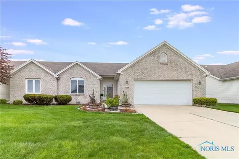 4209 Waterbend E Dr, Maumee, OH 43537