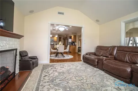 4209 Waterbend E Dr, Maumee, OH 43537 photo 17
