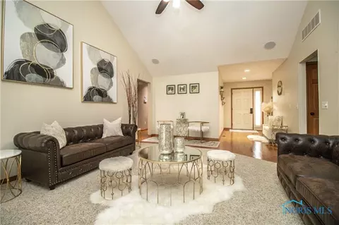 4209 Waterbend E Dr, Maumee, OH 43537 photo 8