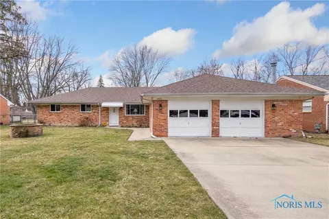 4374 Carney Dr, Maumee, OH 43537