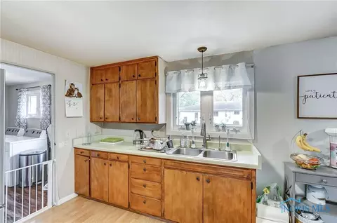 213 Degroff Ave, Archbold, OH 43502 photo 14