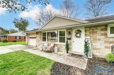 213 Degroff Ave, Archbold, OH 43502 photo 2