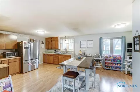 213 Degroff Ave, Archbold, OH 43502 photo 7