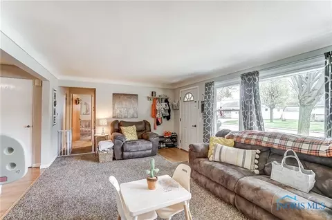 213 Degroff Ave, Archbold, OH 43502 photo 6