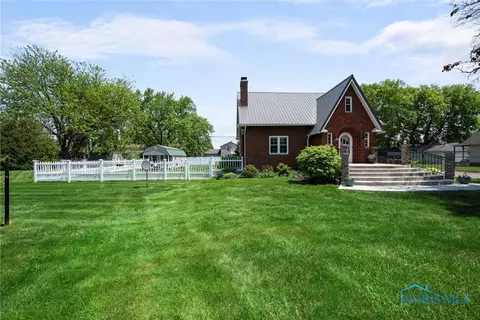 28223 E Broadway St, Walbridge, OH 43465 photo 2