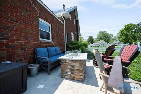 28223 E Broadway St, Walbridge, OH 43465 photo 32