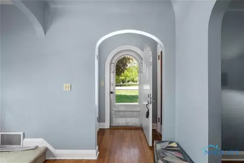 28223 E Broadway St, Walbridge, OH 43465 photo 5