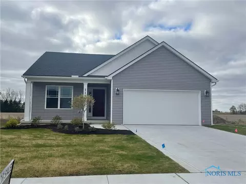 1199 Dublin Dr, Waterville, OH 43566