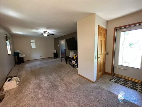 736 Howard St, Findlay, OH 45840 photo 6