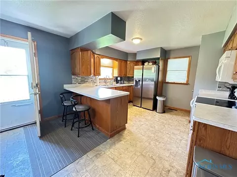 736 Howard St, Findlay, OH 45840 photo 9