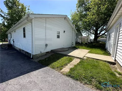 736 Howard St, Findlay, OH 45840 photo 4