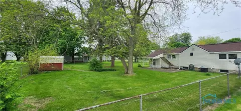 815 Central Ave, Findlay, OH 45840 photo 3