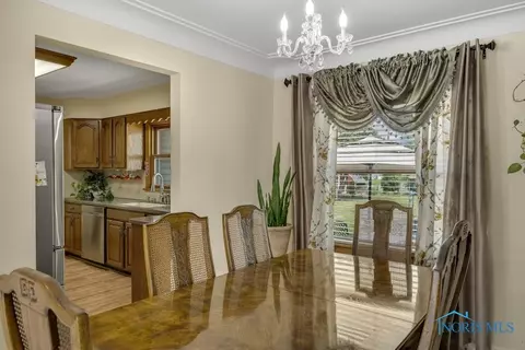 1038 Scribner St, Maumee, OH 43537 photo 7
